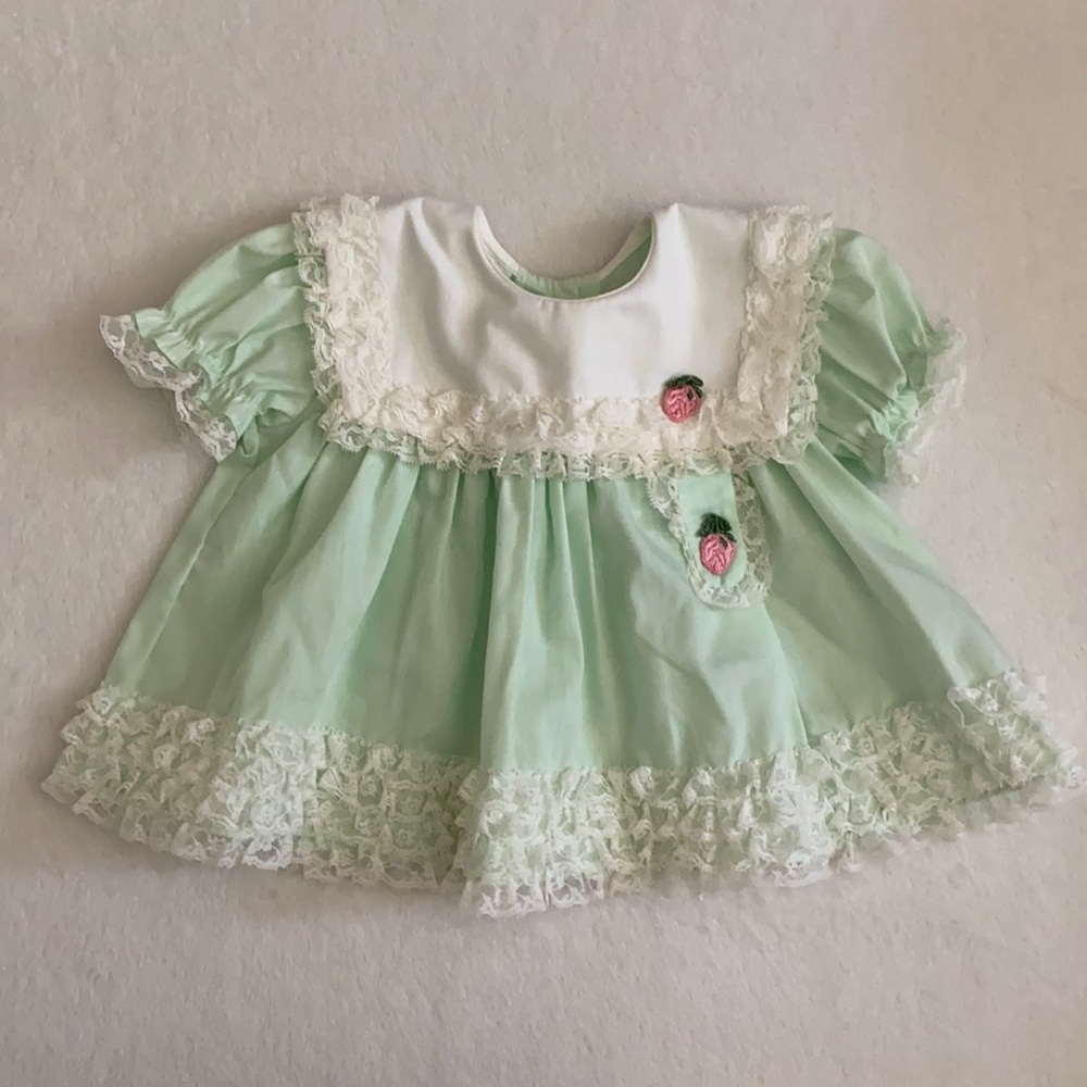 {VTG} Mini World | White Bib Collar Frilly Ruffle Lace Dress 1010 Green (M 6-9M)